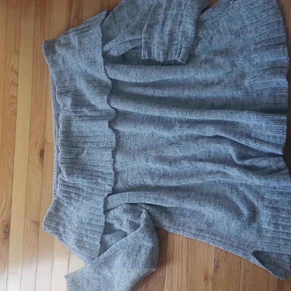 Womens off the shoulder sweater - Picture 1 of 3
